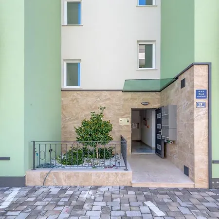 Apartment Searenity