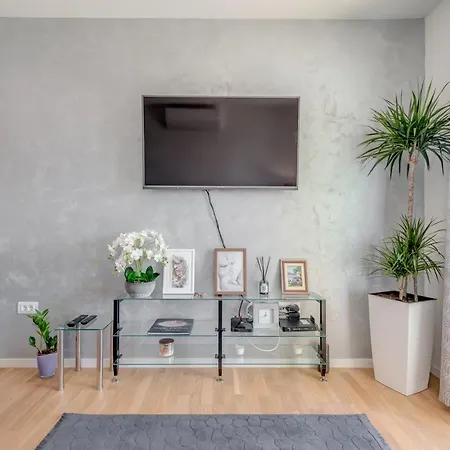 Apartment Searenity